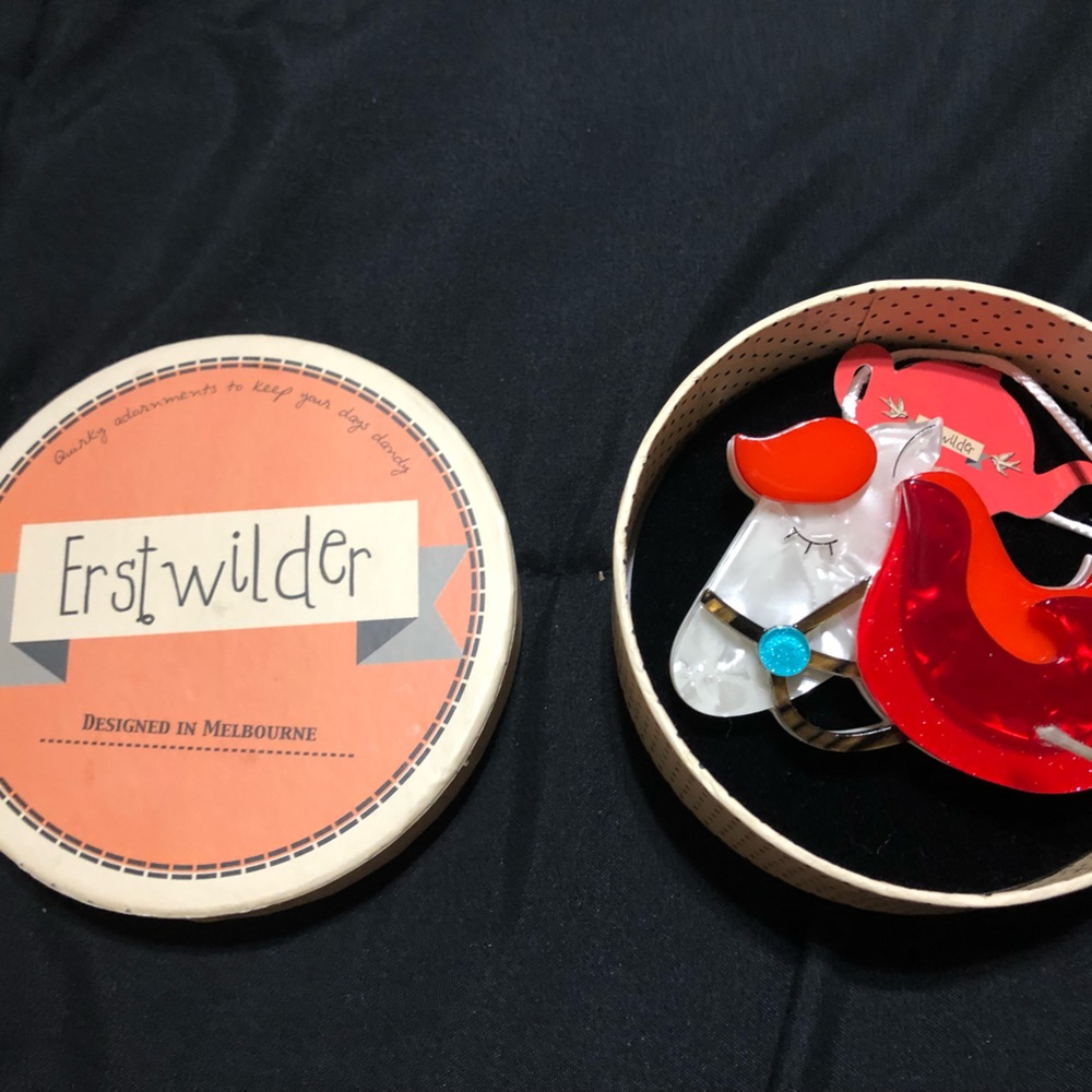 Erstwilder His Girl Friday horse brooch